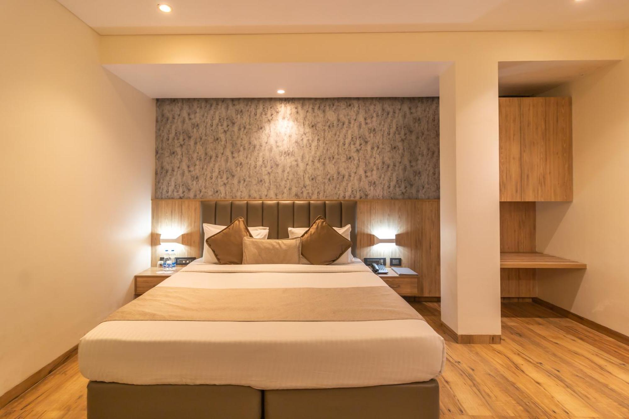Hotel Celestiial , Candolim Kültér fotó